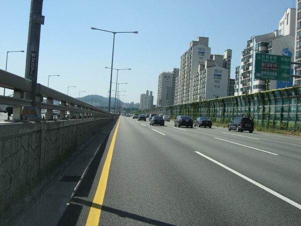 강변북로(난지방향) 영동대교 지난 415M 사진