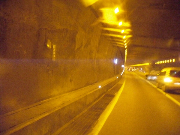 내부순환로(성동방향) 홍지문 터널 시점 지난 660M 사진
