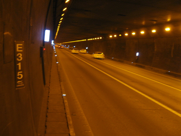 내부순환로(성동방향) 홍지문 터널 시점 지난 1230M 사진