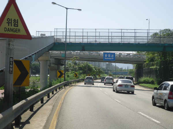 동부간선도로(성수방향) 월계1교 지난 1,120M 한천교 사진