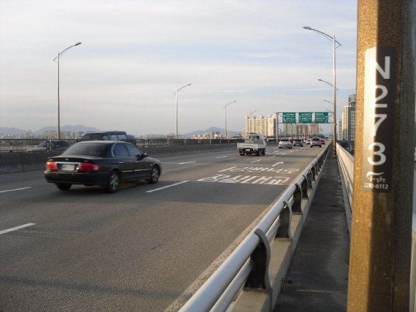 동부간선도로(장지방향) 청담대교시점 지난 440M 사진