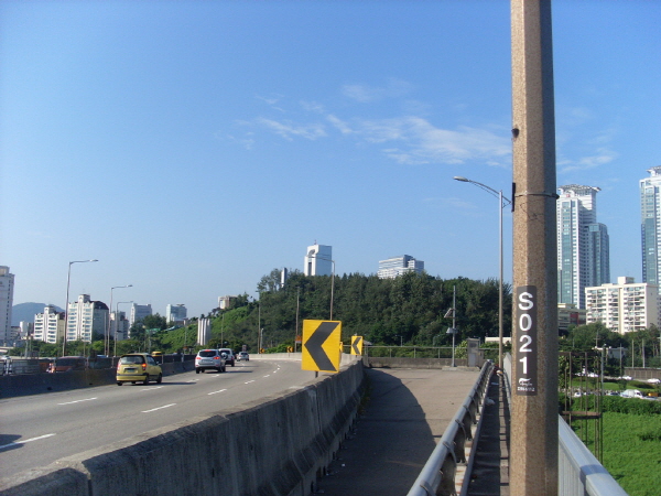 동부간선도로(장지방향) 청담대교북단시점 지난 700M 사진