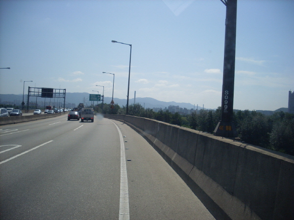 동부간선도로(장지방향) 올림픽장지합류점 지난 2,015M 사진