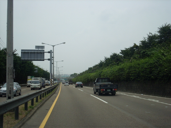 서부간선도로(시흥방향) 신정지하차도 지난 400M 사진