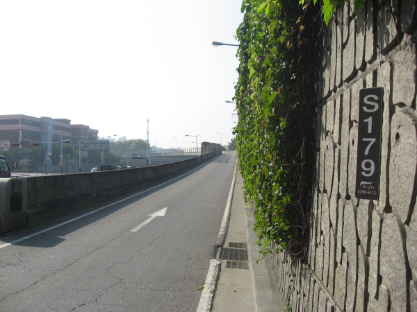 서부간선도로(시흥방향) 안양천철교지하차도 지난 280M 사진